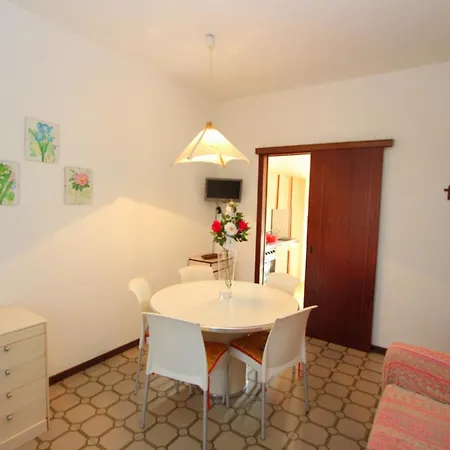 아파트 Bright House With Garden Near To The - Beahost