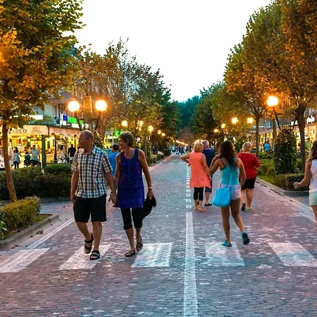 Διαμέρισμα Bright House With Garden Near To The - Beahost