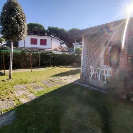 Bright House With Garden Near To The - Beahost