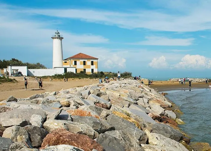 Bright House With Garden Near To The - Beahost Апартаменты