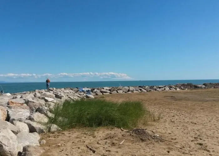 Bright House With Garden Near To The - Beahost